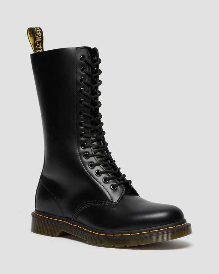 Dr martens smooth noir best sale